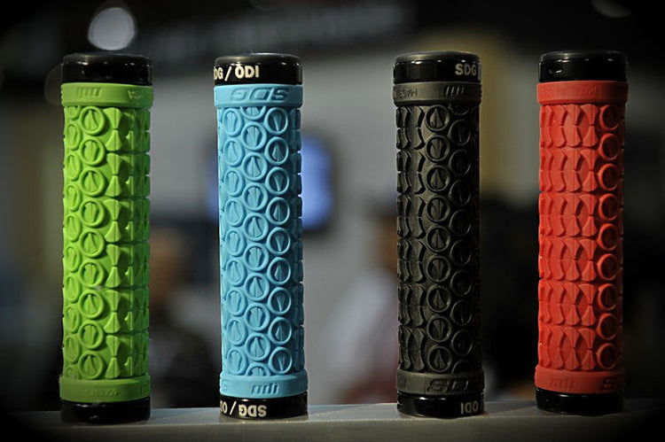 HANDLEBAR GRIPS
